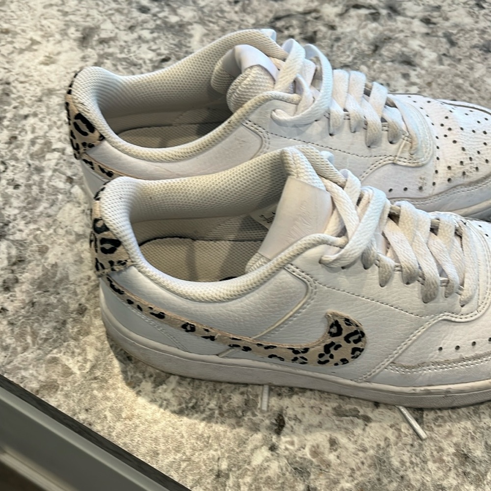 Women’s Nike size 7